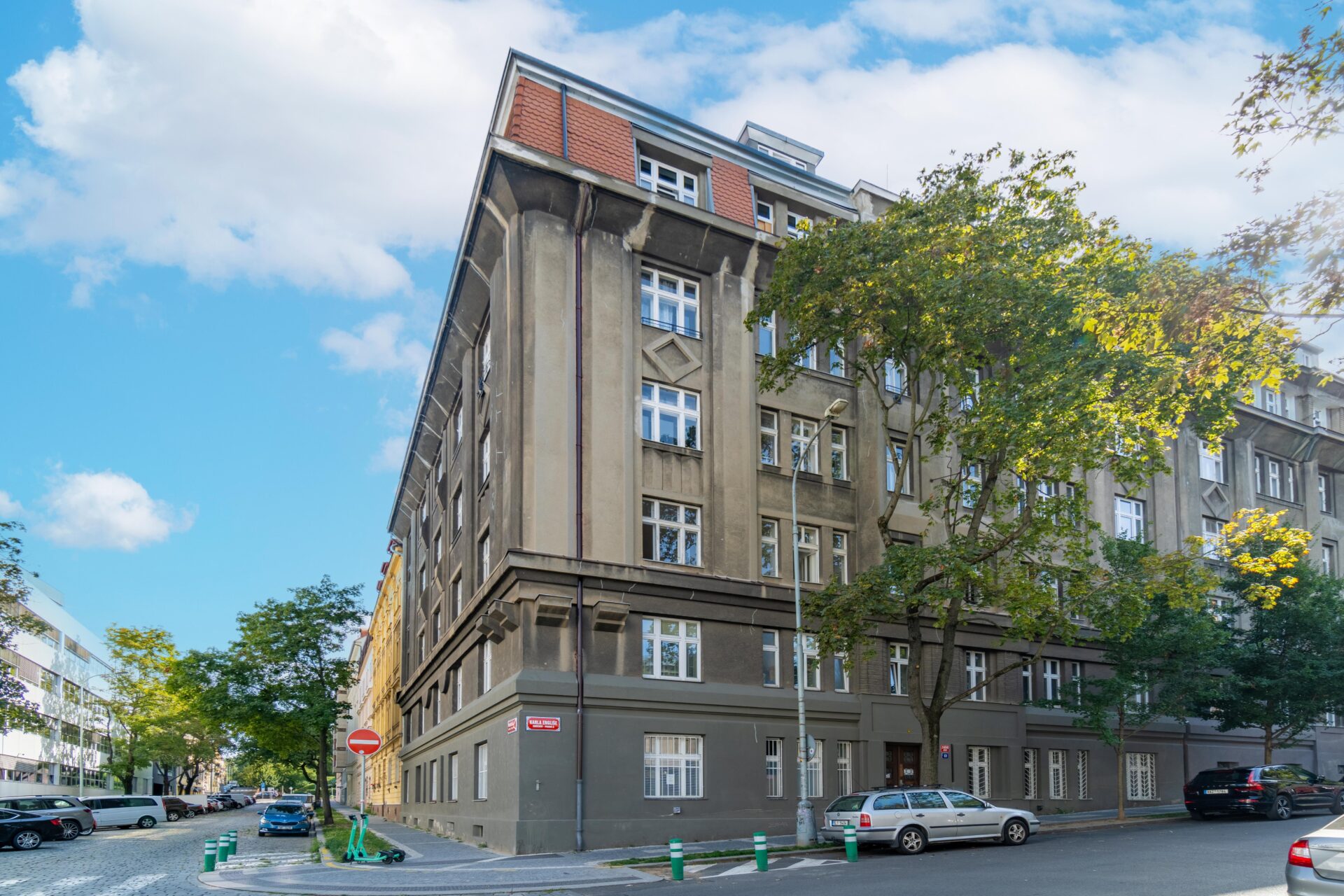Karla Engliše, Praha – Smíchov (1)
